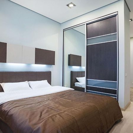 Navit Apartments With Breakfast, Near The Railway Station, The City Center And The Park Kiev Exterior foto