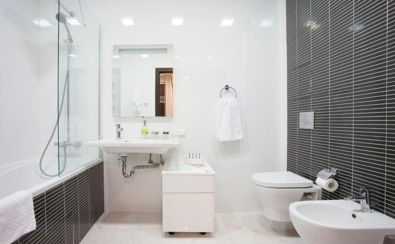 Navit Apartments With Breakfast, Near The Railway Station, The City Center And The Park Kiev Exterior foto