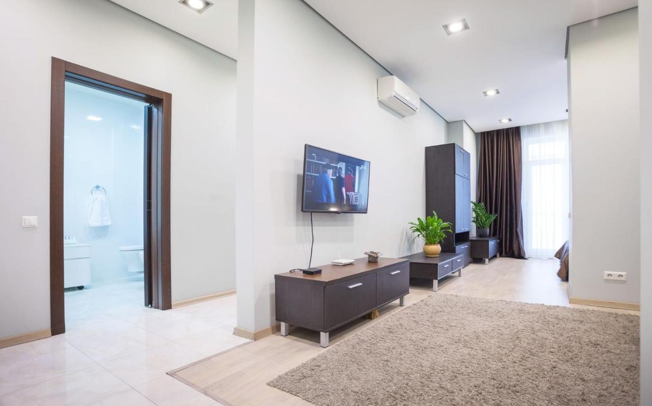 Navit Apartments With Breakfast, Near The Railway Station, The City Center And The Park Kiev Exterior foto